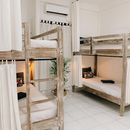 Surfers House 호텔 꾸따 외부 사진