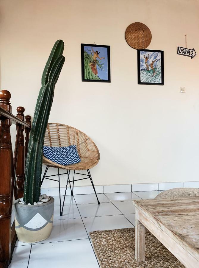 Surfers House 호텔 꾸따 외부 사진