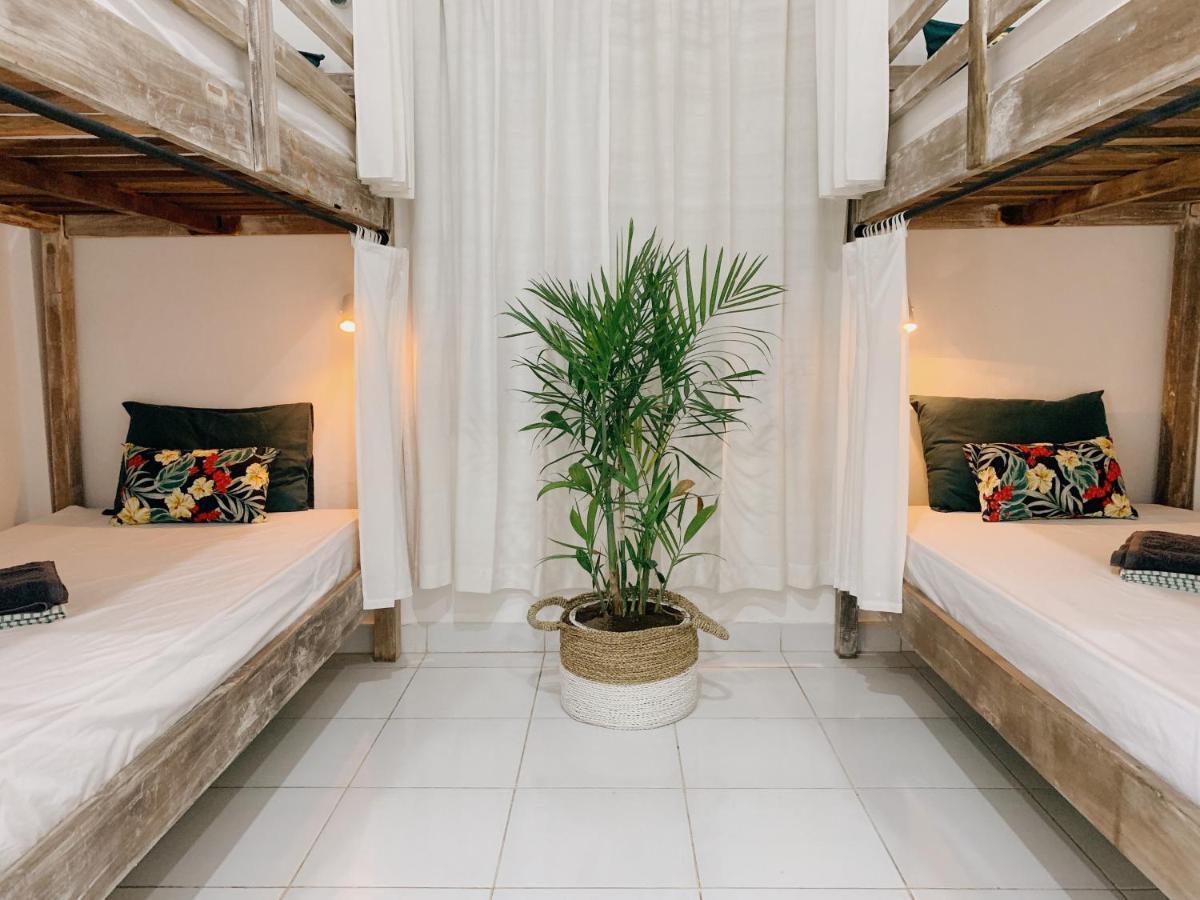 Surfers House 호텔 꾸따 외부 사진